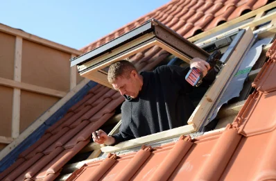 Pose de fenêtres de toit Velux à Esmoulins